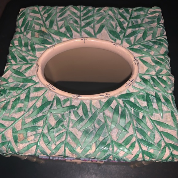 Surf Shack tissue cover for square tissue boxes so cute $20 retail from Dillards - Picture 2 of 6